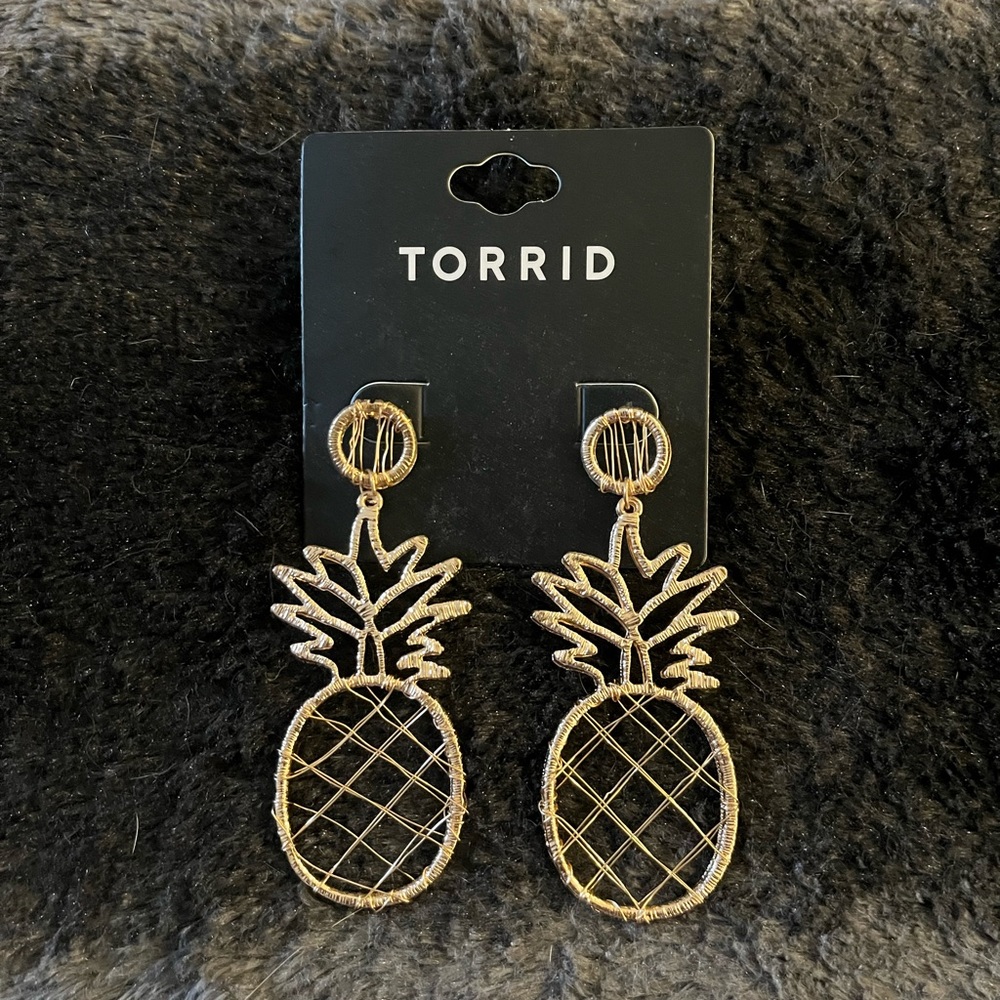 NWT Torrid Pineapple Earring Gold